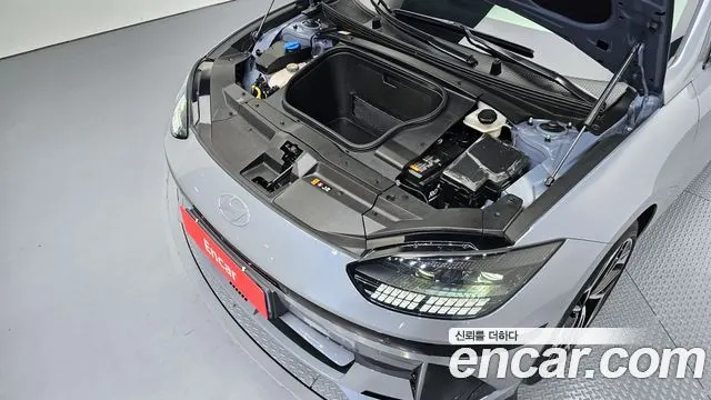 HYUNDAI IONIQ 6 2023 — 34 705 км, серебристо-серый, Корея — под ключ — фото 6