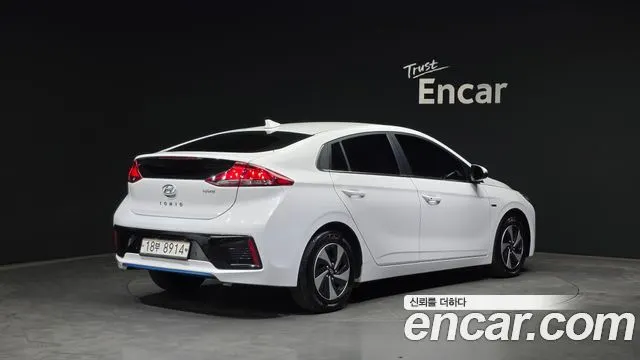 HYUNDAI IONIQ HYBRID 2016 — 136 560 км, белый, Корея — под ключ — фото 2