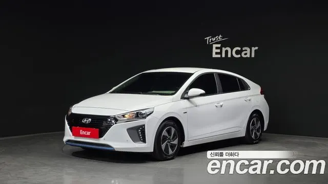 HYUNDAI IONIQ HYBRID 2016 — 136 560 км, белый, Корея — под ключ — фото 12
