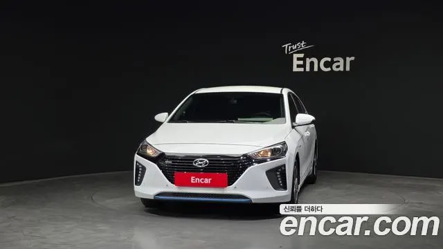 HYUNDAI IONIQ HYBRID 2016 — 136 560 км, белый, Корея — под ключ — фото 3