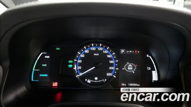 HYUNDAI IONIQ HYBRID 2016 — 136 560 км, белый, Корея — под ключ — фото 8