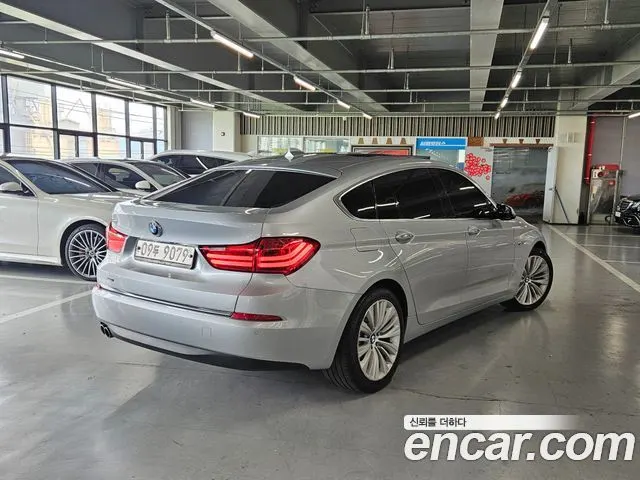 BMW 5 SERIES GT 2017 — 143 820 км, серебристый, Корея — под ключ — фото 4