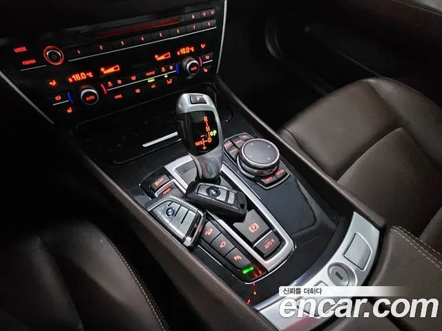 BMW 5 SERIES GT 2017 — 143 820 км, серебристый, Корея — под ключ — фото 10