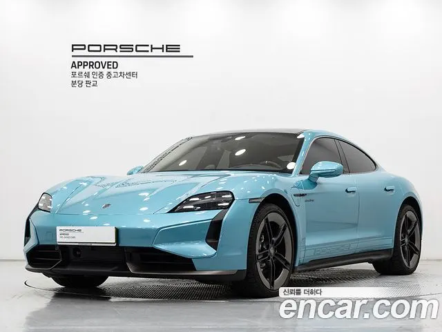 PORSCHE TAYCAN 2025