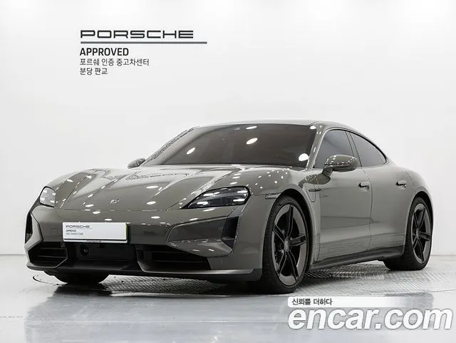 PORSCHE TAYCAN 2025