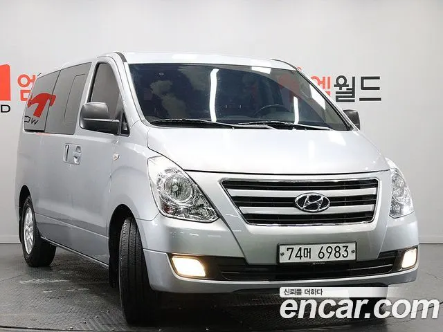 HYUNDAI GRAND STAREX 2017 — 126 577 км, серебристый, Корея — под ключ — фото 2