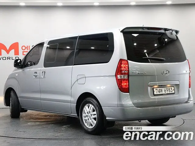 HYUNDAI GRAND STAREX 2017 — 126 577 км, серебристый, Корея — под ключ — фото 4