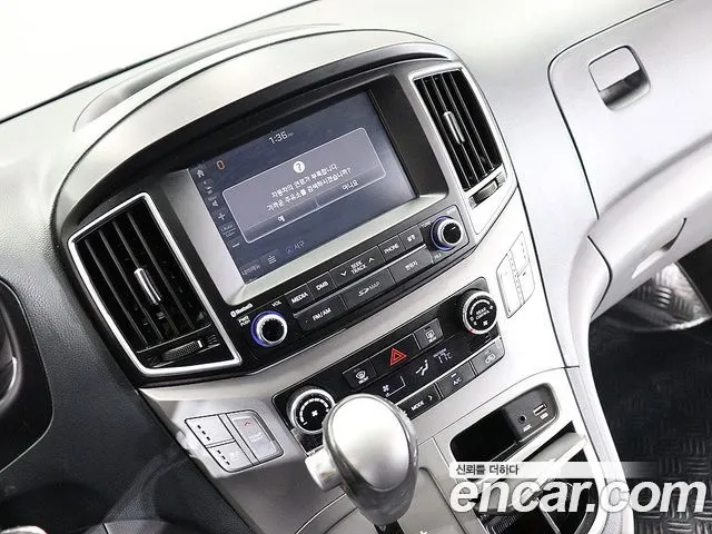 HYUNDAI GRAND STAREX 2017 — 126 577 км, серебристый, Корея — под ключ — фото 9