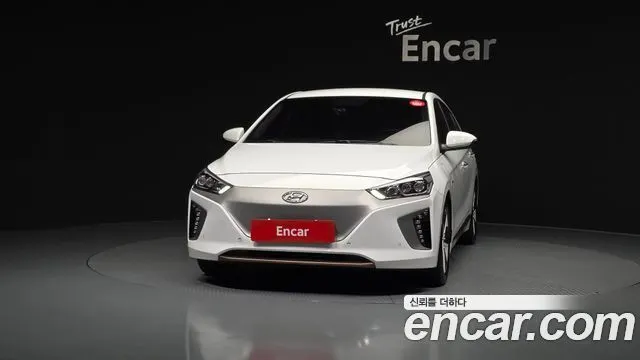 HYUNDAI IONIQ ELECTRIC 2017 — 120 764 км, белый, Корея — под ключ — фото 3