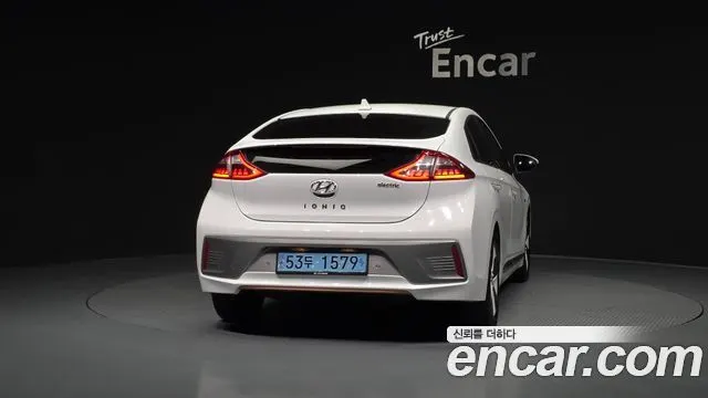 HYUNDAI IONIQ ELECTRIC 2017 — 120 764 км, белый, Корея — под ключ — фото 4