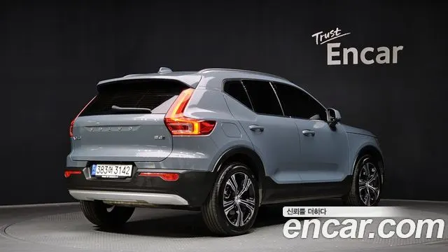 VOLVO XC40 2021 — 46 768 км, светло-серебристый, Корея — под ключ — фото 2