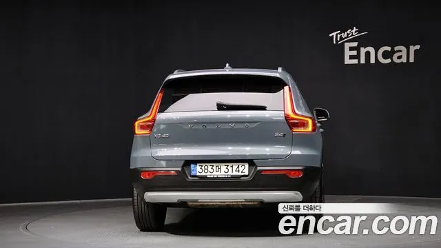 VOLVO XC40 2021 — 46 768 км, светло-серебристый, Корея — под ключ — фото 4