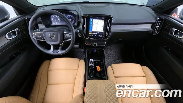 VOLVO XC40 2021 — 46 768 км, светло-серебристый, Корея — под ключ — фото 7