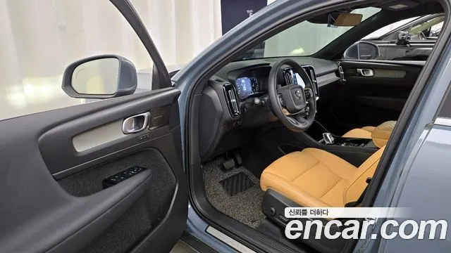 VOLVO XC40 2021 — 46 768 км, светло-серебристый, Корея — под ключ — фото 10