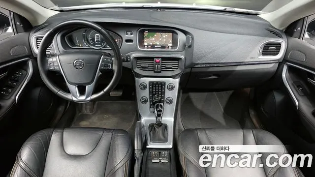 VOLVO V40 CROSS COUNTRY 2019 — 58 342 км, белый, Корея — под ключ — фото 7