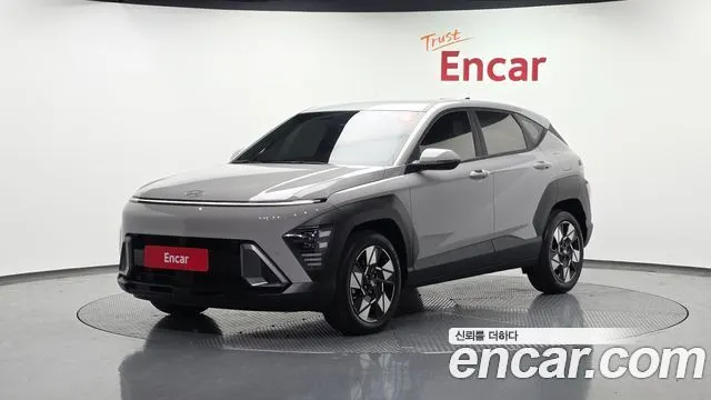HYUNDAI KONA 2023 — 29 718 км, серебристо-серый, Корея — под ключ — фото 1