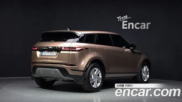 LAND ROVER RANGE ROVER EVOQUE 2025 — 12 065 км, золотистый, Корея — под ключ — фото 2