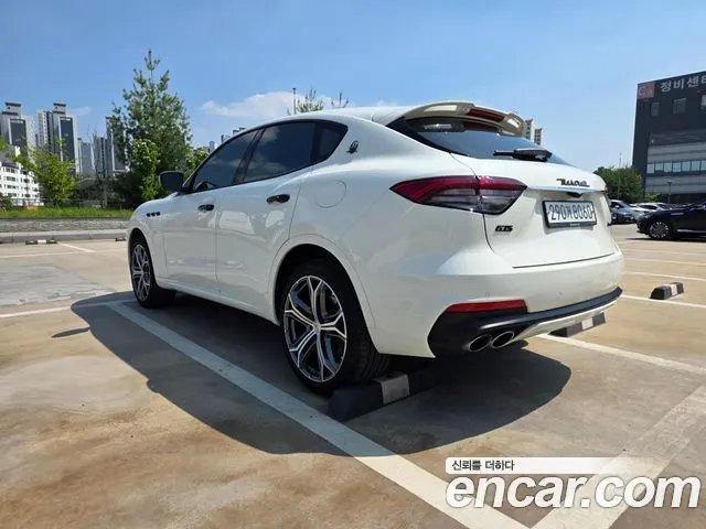 MASERATI LEVANTE 2019 — 48 000 км, белый, Корея — под ключ — фото 4
