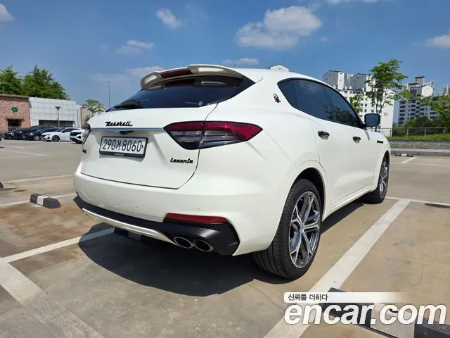 MASERATI LEVANTE 2019 — 48 000 км, белый, Корея — под ключ — фото 6