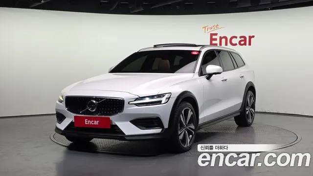 VOLVO V60 CROSS COUNTRY 2021