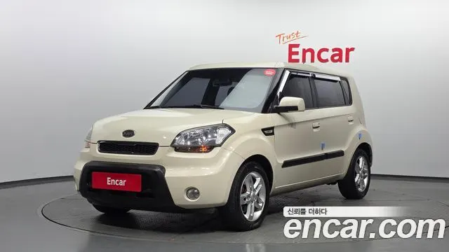 KIA SOUL 2010 — 137 377 км, белый-перламутр, Корея — под ключ — фото 1