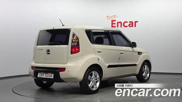 KIA SOUL 2010 — 137 377 км, белый-перламутр, Корея — под ключ — фото 2