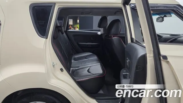 KIA SOUL 2010 — 137 377 км, белый-перламутр, Корея — под ключ — фото 11