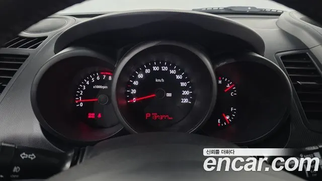 KIA SOUL 2010 — 137 377 км, белый-перламутр, Корея — под ключ — фото 8