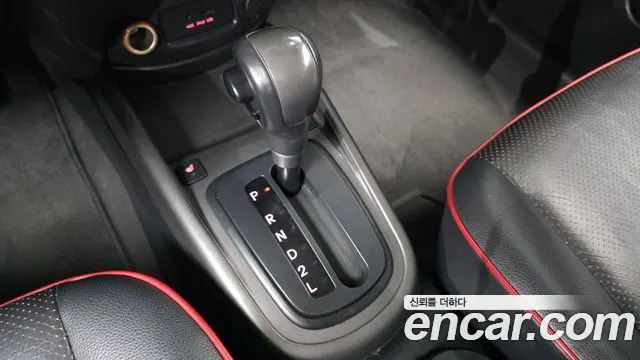 KIA SOUL 2010 — 137 377 км, белый-перламутр, Корея — под ключ — фото 9