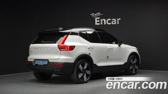 VOLVO XC40 RECHARGE 2023 — 79 813 км, белый, Корея — под ключ — фото 2