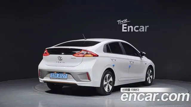 HYUNDAI IONIQ ELECTRIC 2018 — 50 473 км, белый, Корея — под ключ — фото 2
