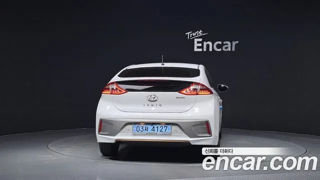 HYUNDAI IONIQ ELECTRIC 2018 — 50 473 км, белый, Корея — под ключ — фото 4