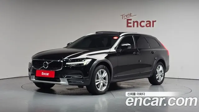 VOLVO V90 CROSS COUNTRY 2018 — 123 753 км, чёрный, Корея — под ключ — фото 1