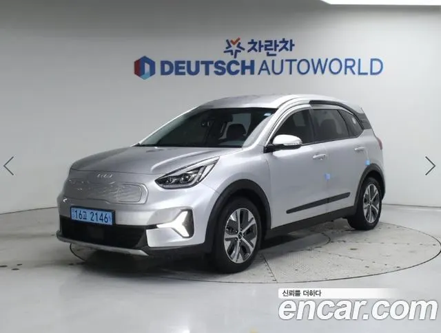 KIA NIRO PLUS 2024 — 73 524 км, серебристо-серый, Корея — под ключ — фото 12
