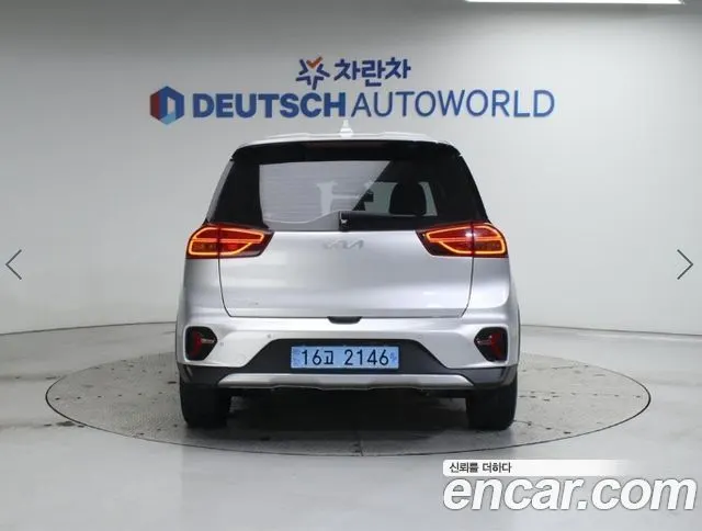 KIA NIRO PLUS 2024 — 73 524 км, серебристо-серый, Корея — под ключ — фото 4