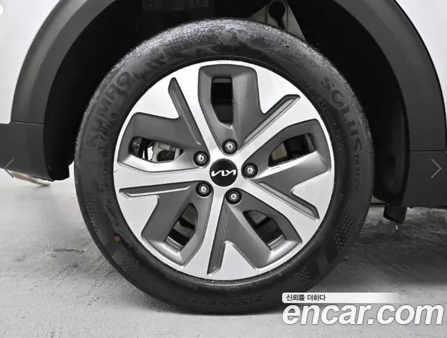 KIA NIRO PLUS 2024 — 73 524 км, серебристо-серый, Корея — под ключ — фото 5