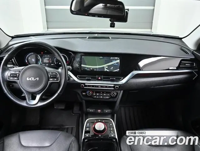 KIA NIRO PLUS 2024 — 73 524 км, серебристо-серый, Корея — под ключ — фото 7
