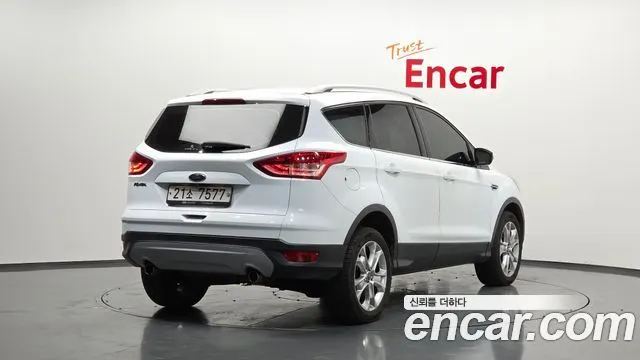 FORD KUGA 2016 — 145 879 км, белый, Корея — под ключ — фото 2