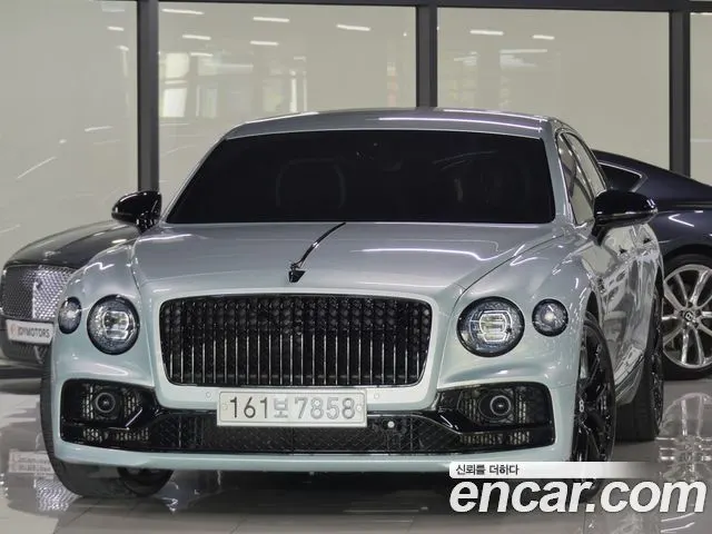 BENTLEY FLYING SPUR 2023 — 28 400 км, светло-серебристый, Корея — под ключ — фото 1