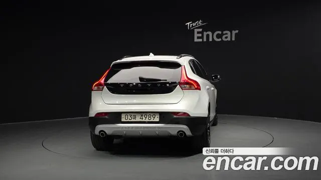 VOLVO V40 CROSS COUNTRY 2019 — 65 021 км, белый, Корея — под ключ — фото 4