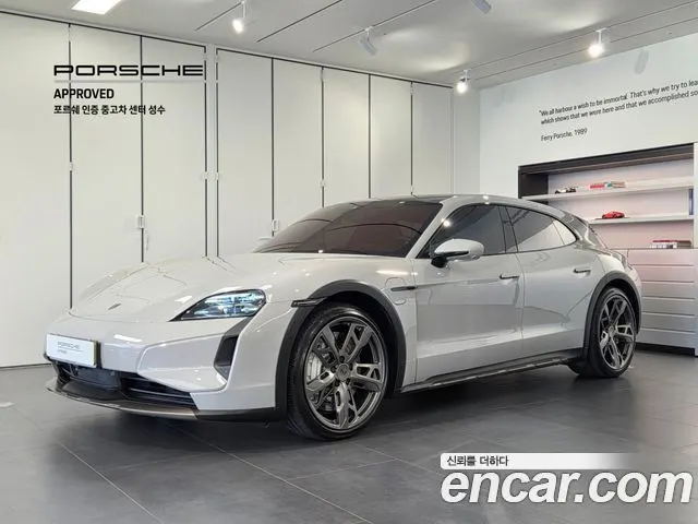 PORSCHE TAYCAN 2025
