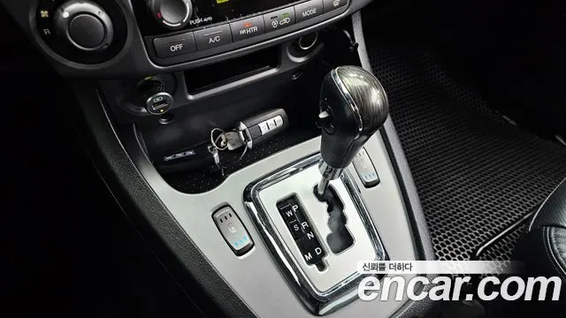 KGM KORANDO TURISMO 2019 — 35 656 км, синий, Корея — под ключ — фото 9