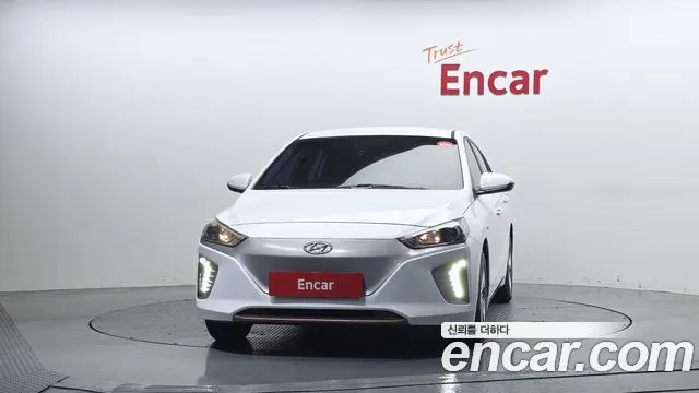HYUNDAI IONIQ ELECTRIC 2019 — 74 551 км, белый, Корея — под ключ — фото 3