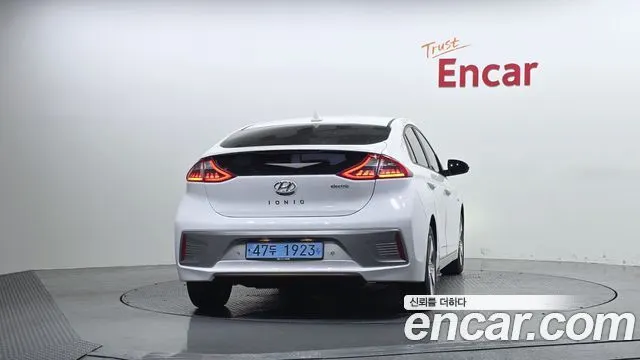 HYUNDAI IONIQ ELECTRIC 2019 — 74 551 км, белый, Корея — под ключ — фото 4