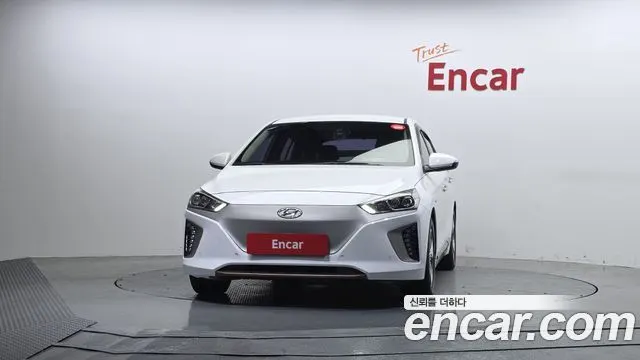 HYUNDAI IONIQ ELECTRIC 2017 — 104 198 км, белый, Корея — под ключ — фото 3