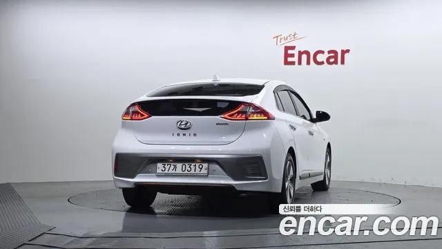 HYUNDAI IONIQ ELECTRIC 2017 — 104 198 км, белый, Корея — под ключ — фото 4