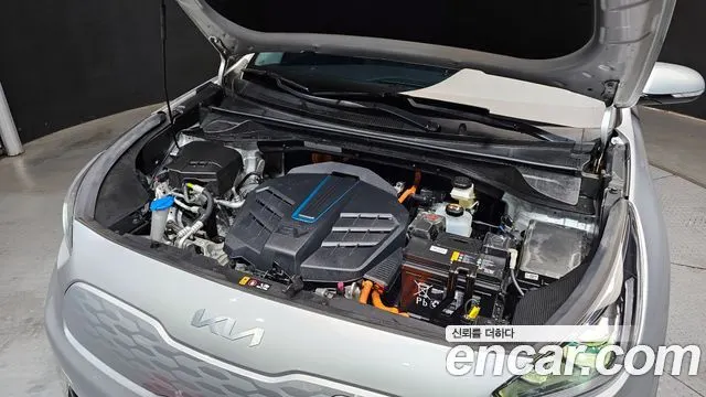 KIA NIRO PLUS 2023 — 62 714 км, серебристо-серый, Корея — под ключ — фото 6