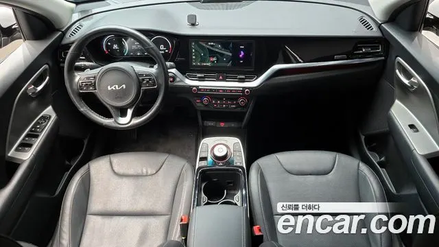 KIA NIRO PLUS 2023 — 62 714 км, серебристо-серый, Корея — под ключ — фото 7