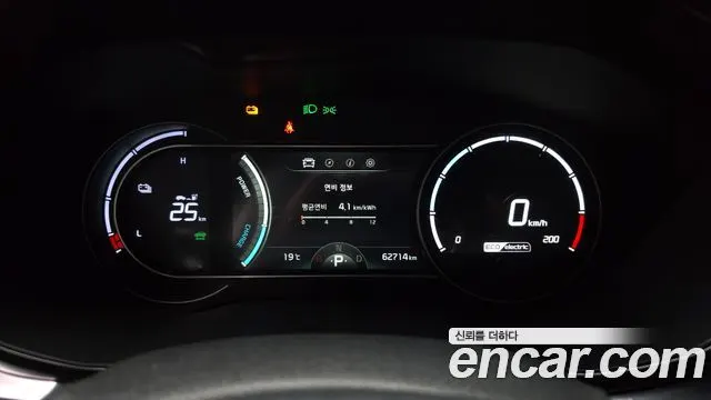 KIA NIRO PLUS 2023 — 62 714 км, серебристо-серый, Корея — под ключ — фото 8