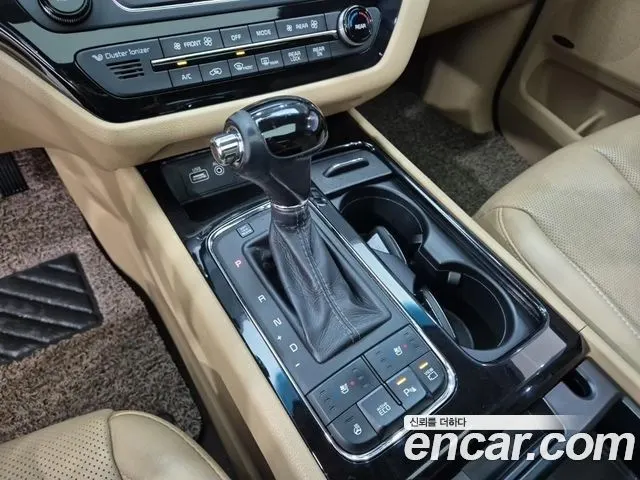 KIA CARNIVAL 2016 — 140 000 км, чёрный, Корея — под ключ — фото 8